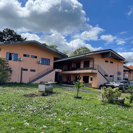 Sky Hostel La Fortuna Bagian luar foto