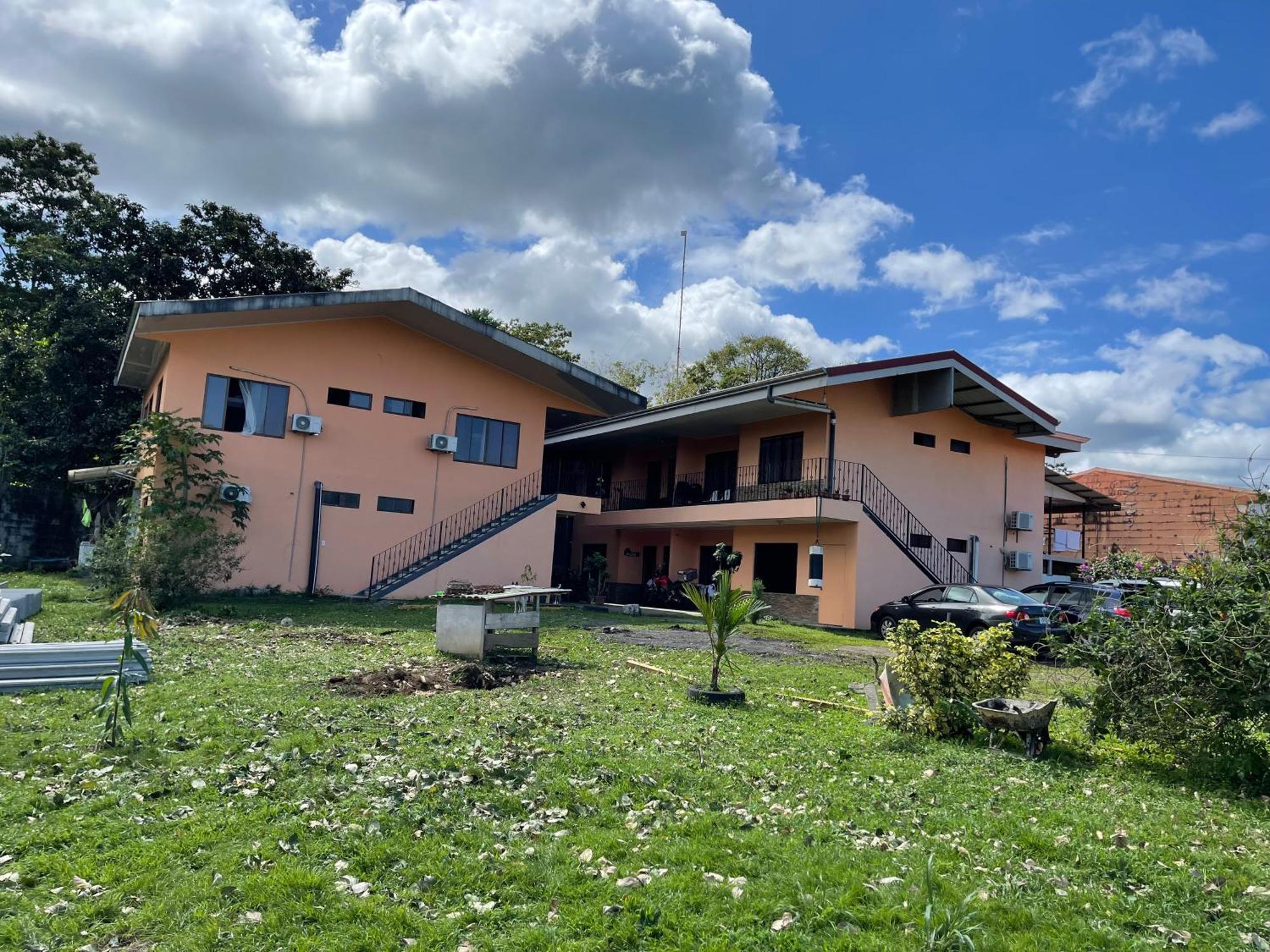 Sky Hostel La Fortuna Bagian luar foto